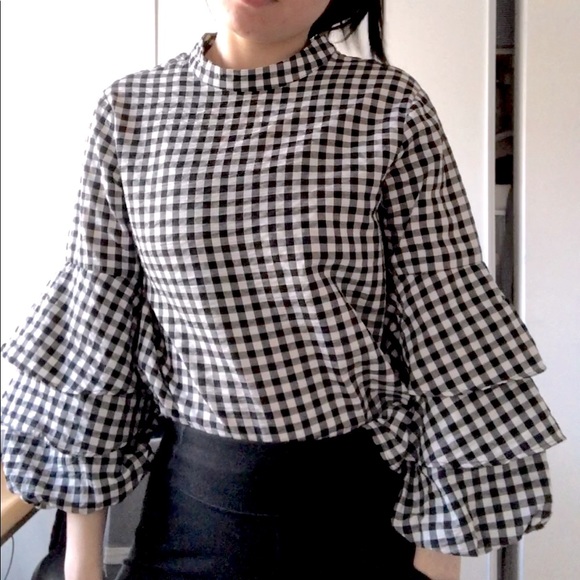 Zara Ruffle Sleeve Gingham blouse - Picture 1 of 5